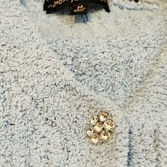 NWT Fuzzy V-Neck Light/Baby Blue Cardigan w/ Flower Buttons &Semi Bubble Sleeves - Picture 4 of 6